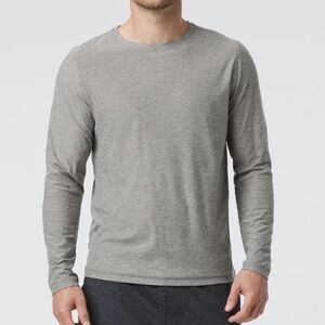 Vuori men Long Sleeve Strato Tech Tee size S